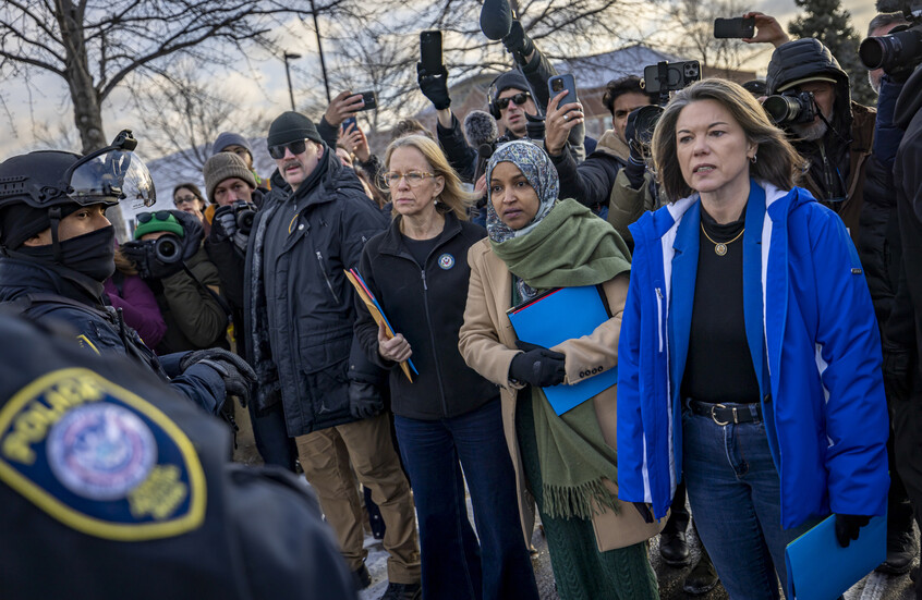 إلهان عمر: ترامب مهووس بي! (فيديو)