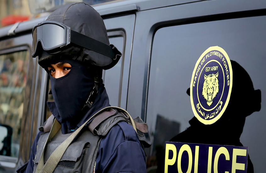 من دبي للسجن بمصر.. مستريح السيارات في قبضة الأمن بسبب 2 مليار جنيه و35 سنة سجناً