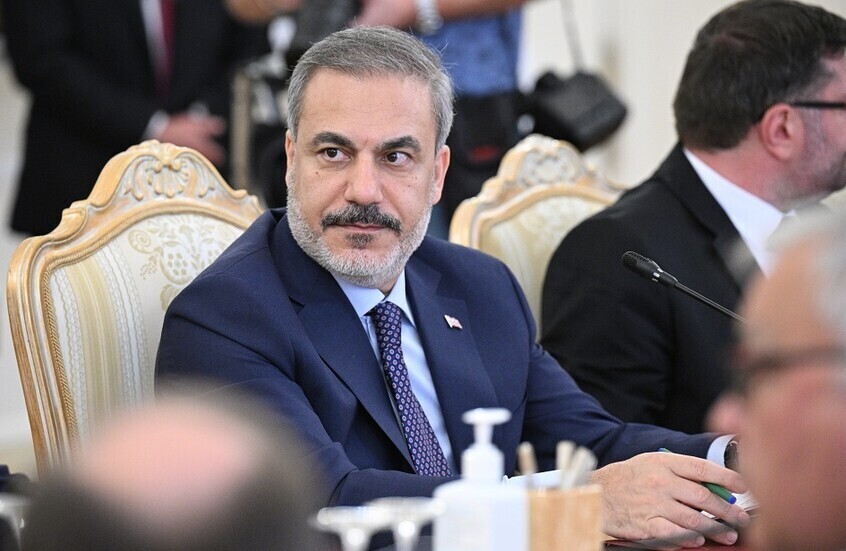 فيدان يحث أوروبا على تعزيز قدراتها الدفاعية تحسبا لانسحاب الولايات المتحدة