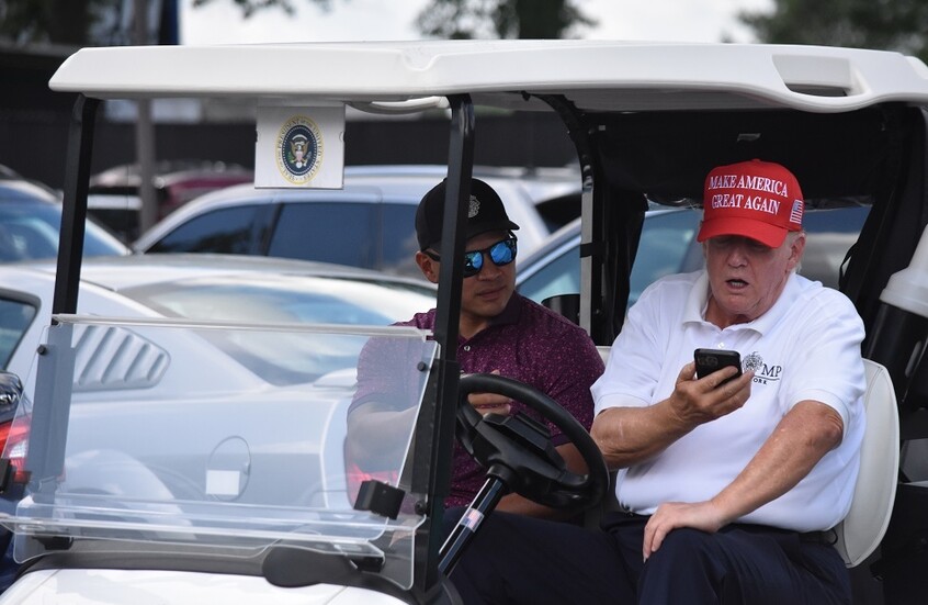 أسلوب جديد من تهديدات ترامب بالعمل العسكري ضد إيران (صورة)