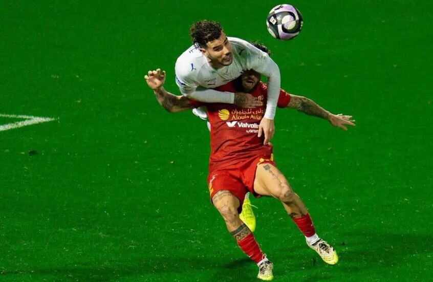 شاهد.. القادسية يسخر من حكم مباراة الهلال بتغريدة نارية (فيديو - صور)