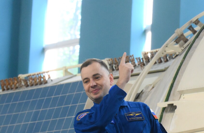 بلاتونوف يشيد بالعلاقة الودية بين الرواد الروس والأمريكيين على متن المحطة الفضائية