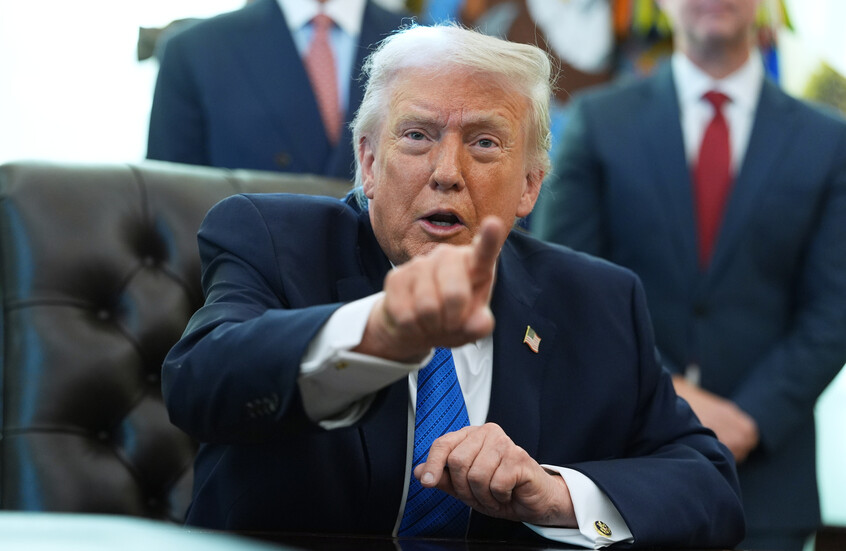 ترامب: أسطول أمريكي ضخم يتجه الآن نحو إيران وسنرى ماذا سنفعل إذا لم نبرم الصفقة