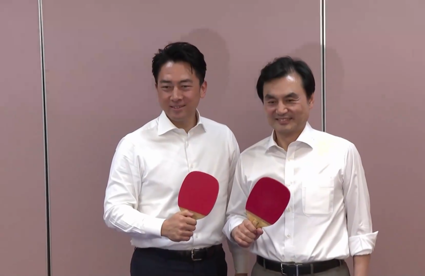 وزيرا دفاع اليابان وكوريا الجنوبية يلعبان تنس الطاولة بعد محادثات في يوكوسوكا