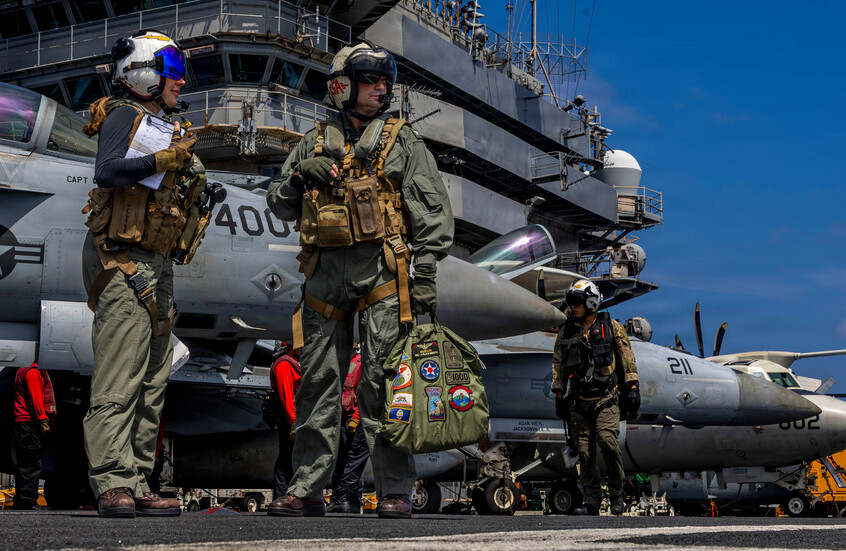 الجيش الأمريكي يحذر إيران بشأن مناورات الأحد: نحن القوة الأكثر فتكا ولن نتهاون في حماية الملاحة