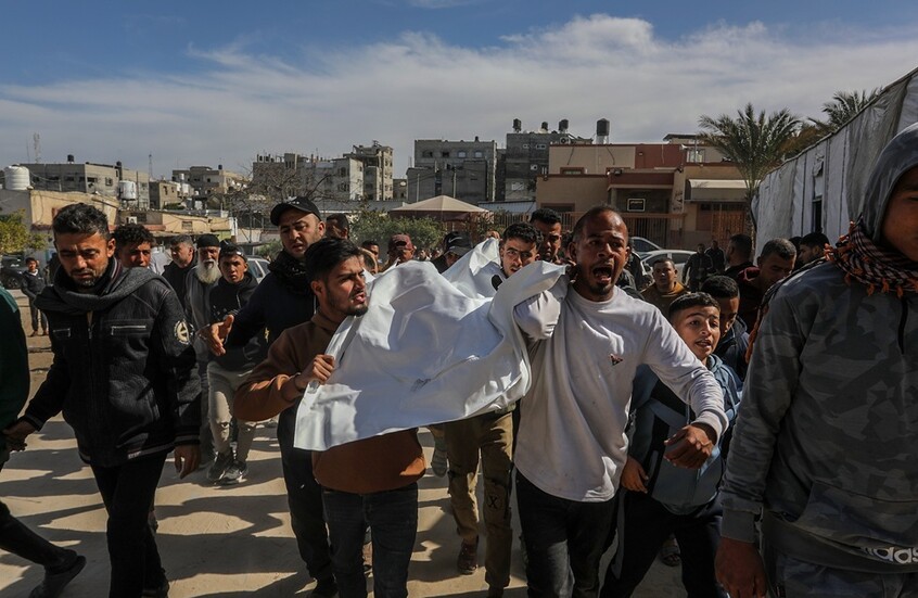 الجيش الإسرائيلي يشن غارات على غزة بزعم انتهاك وقف إطلاق النار