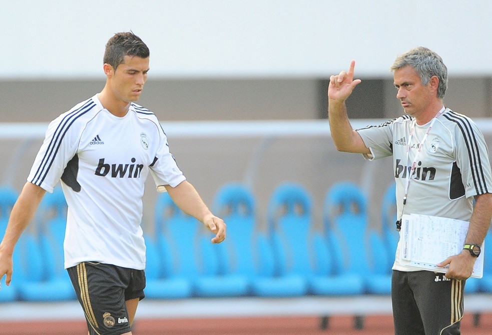 مودريتش: مورينيو تسبب في بكاء رونالدو بحجرة ملابس ريال مدريد