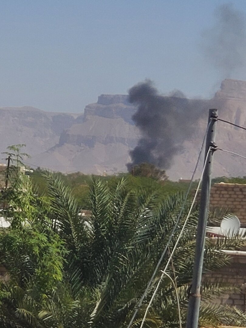 التحالف العربي يشن ضربات جوية على معسكر الخشعة في حضرموت