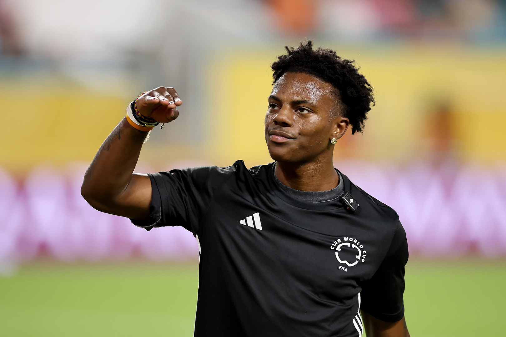 لفتة إنسانية من اليوتيوبر العالمي "آي شو سبيد" بسبب حلاق من غزة في جنوب إفريقيا تثير تفاعلا (فيديو)