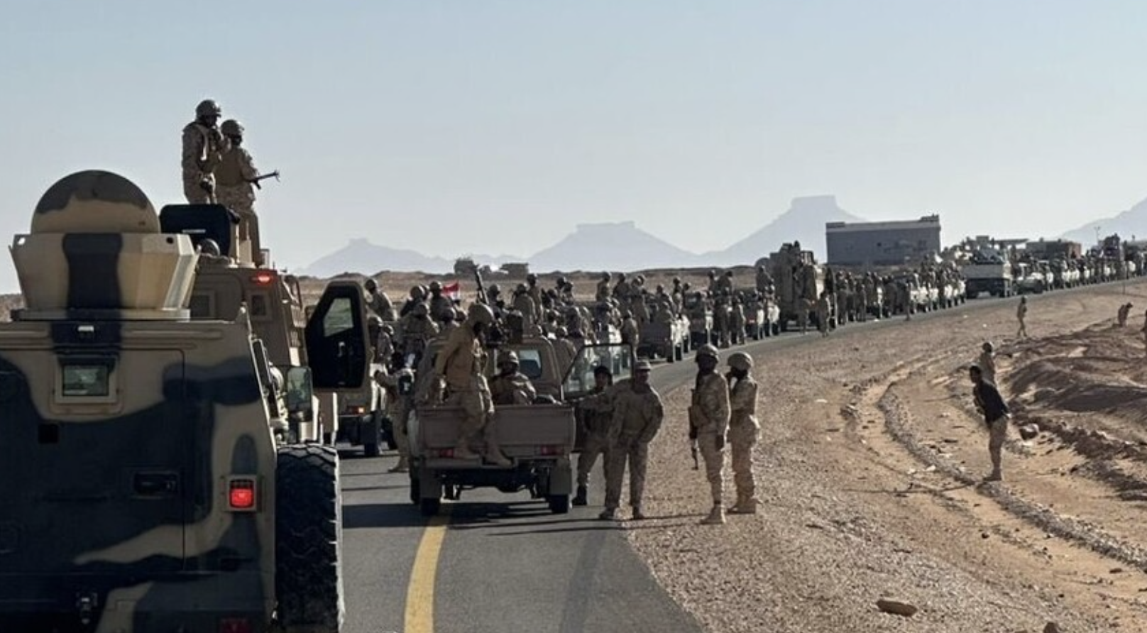 مصدر حكومي يمني: "الانتقالي الجنوبي" ينسحب من مطار الغيضة والقصر الجمهوري في المهرة