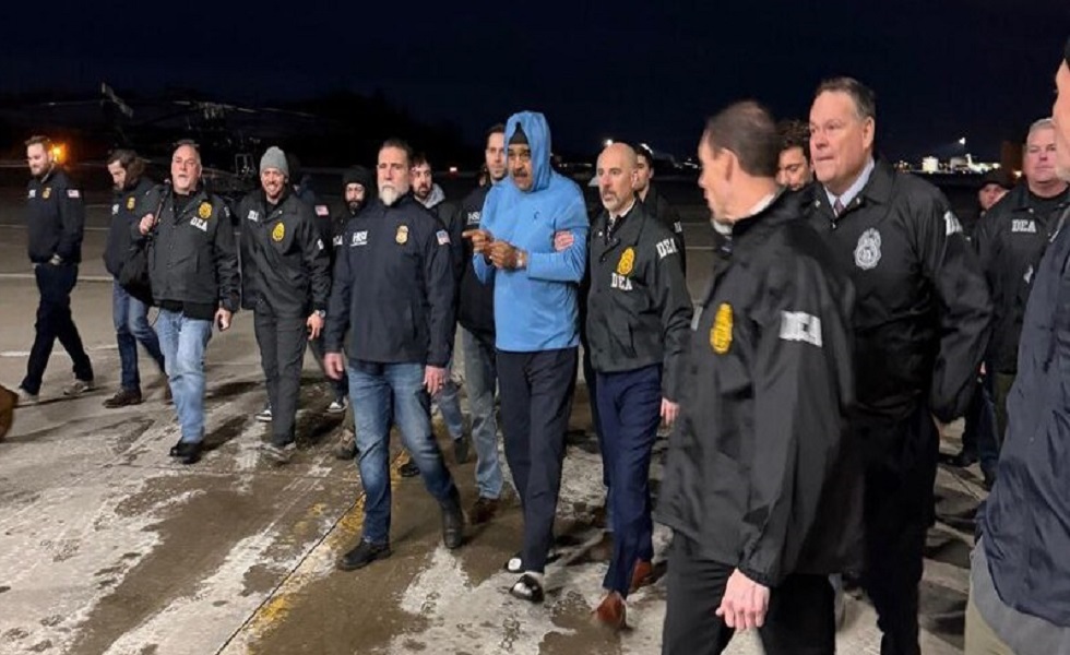 بكين على خطى موسكو.. تدعو إلى الإفراج عن مادورو وزوجته فورا