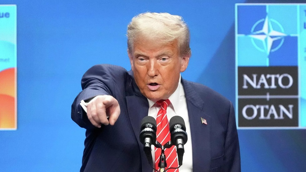 ترامب يهدد نائبة الرئيس الفنزويلي ويفصح عن تفكير توسعي في أوروبا يتضمن غرينلاند