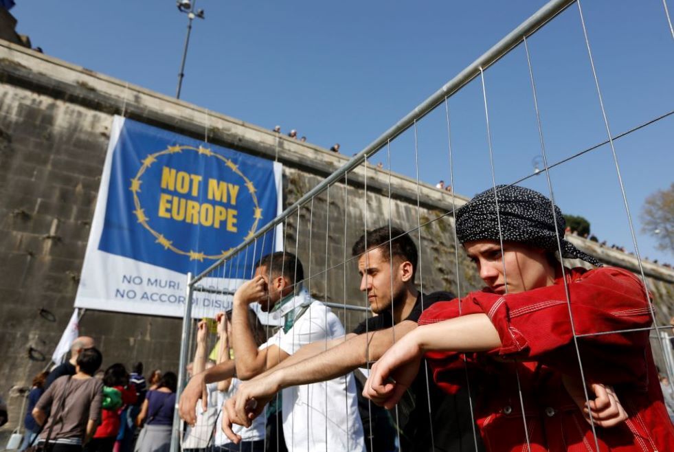 المنطق العنصري لن يفيد الاتحاد الأوروبي