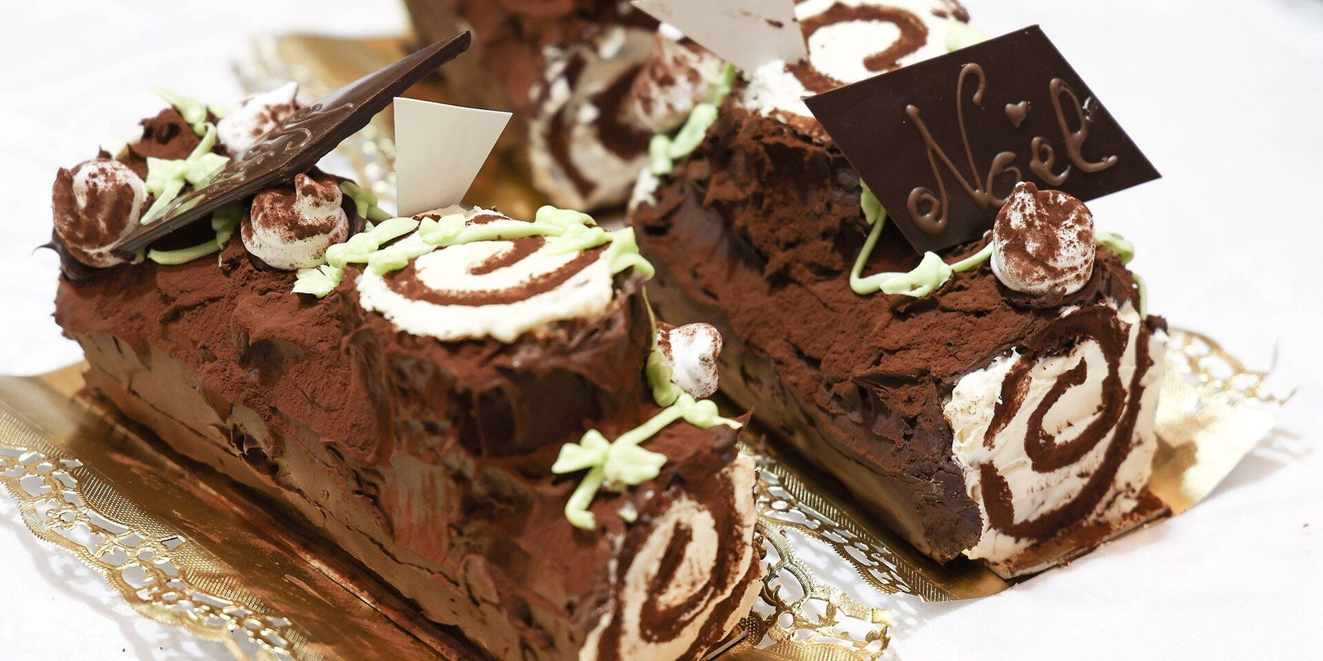 الجزائر.. حبس مسؤول منع بيع كعكة رأس السنة (صور)