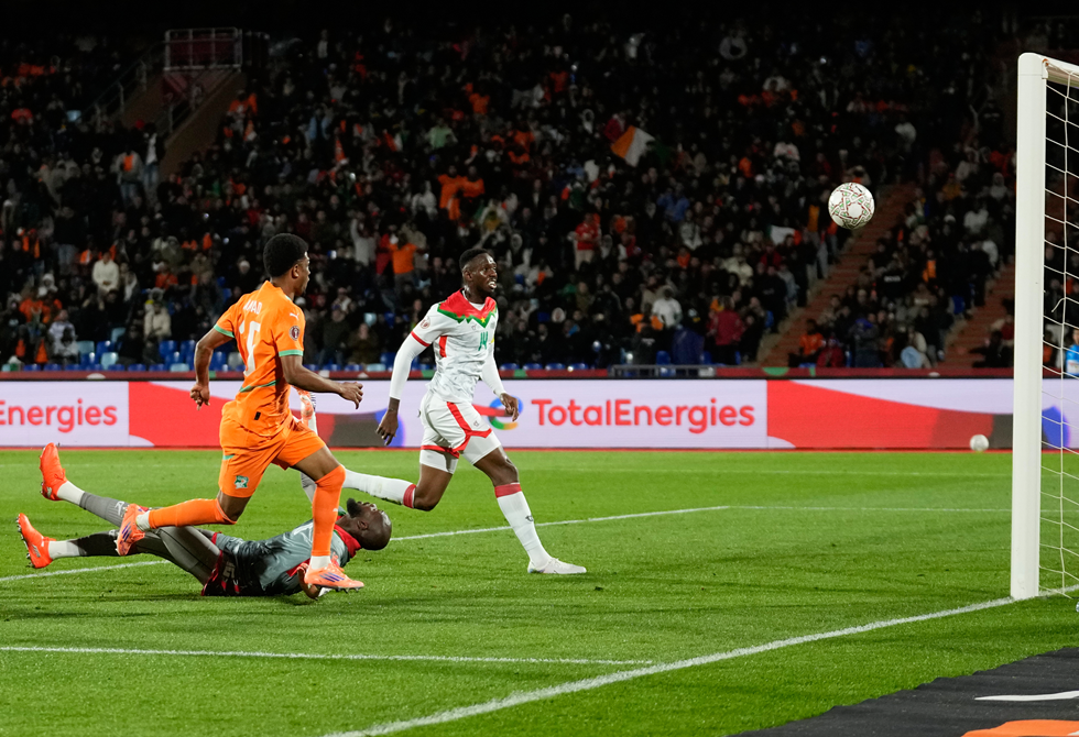 كوت ديفوار تقسو على بوركينا فاسو وتضرب موعدا ناريا مع مصر في ربع نهائي كأس أمم إفريقيا