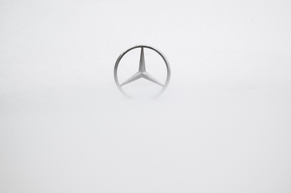 "مرسيدس" تطلق سيارة كهربائية "نباتية"