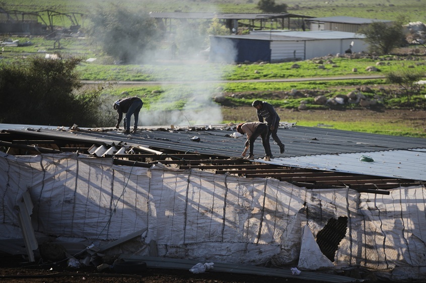 صحيفة عبرية: زيادة هجمات المستوطنين على الفلسطينيين بنسبة 25% العام الماضي