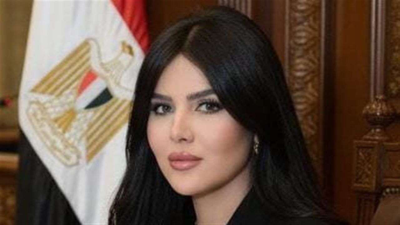 مصر.. فيديو لنائبة في مجلس النواب يثير ضجة واسعة