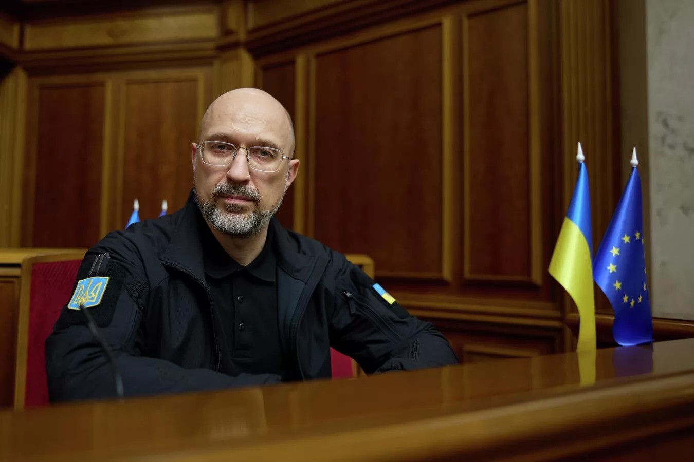 البرلمان الأوكراني يوافق على إقالة وزير الدفاع شميغال