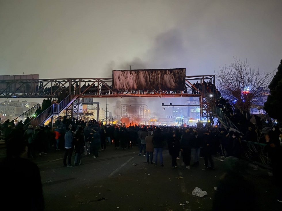 الشرطة الإيرانية: اعتقال 297 من مثيري الشغب المتورطين في الاضطرابات الأخيرة