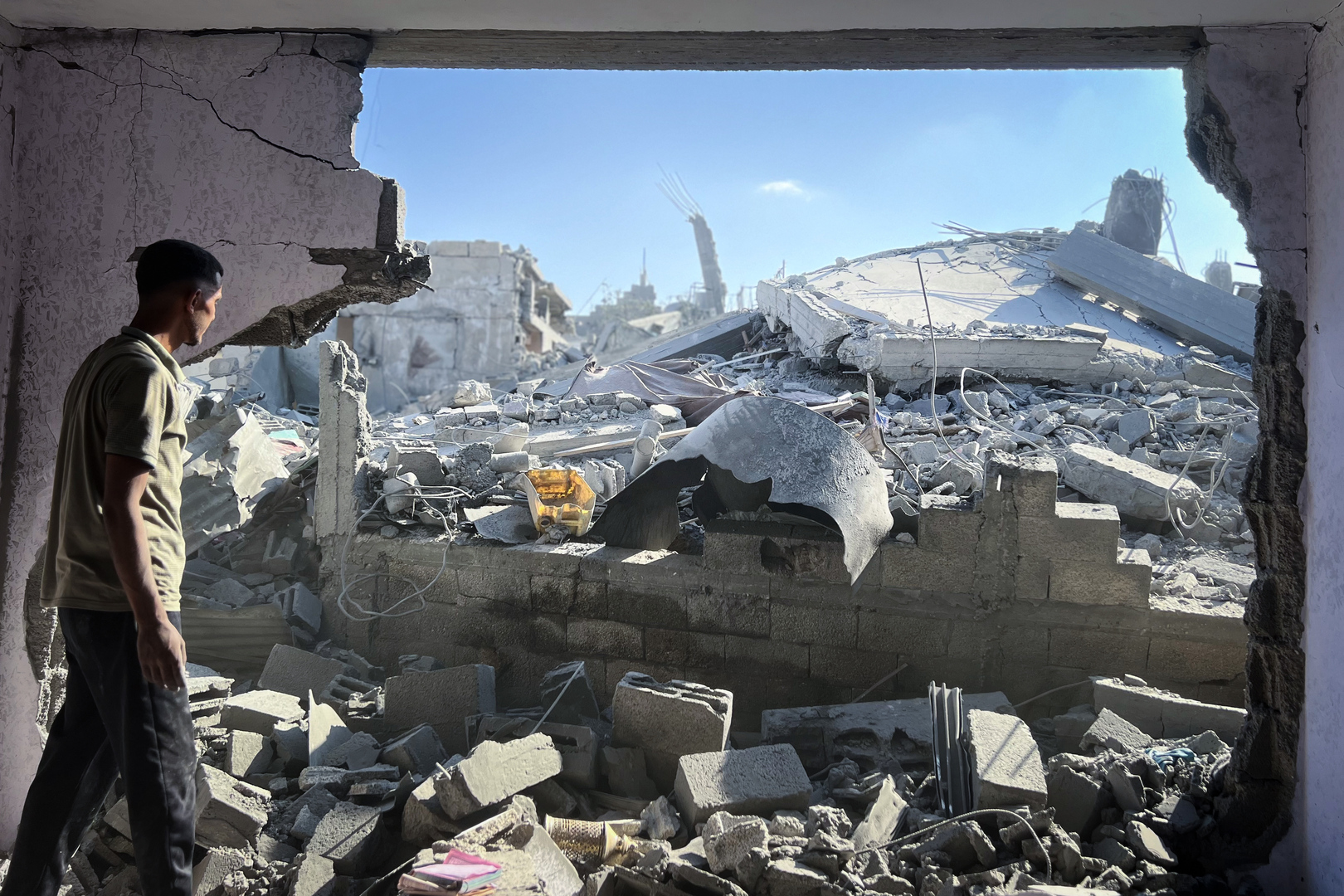 الجيش الإسرائيلي يعلن عن انتهاك خطير في رفح والقضاء على 6 مسلحين