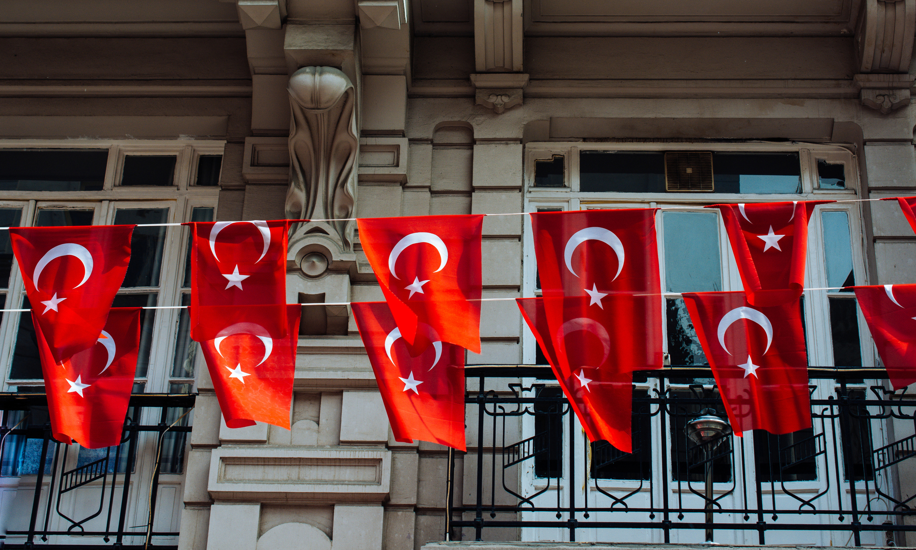 تركيا تحث مواطنيها على توخي الحذر عند السفر إلى إيران وسط التطورات الأخيرة التي تشهدها البلاد