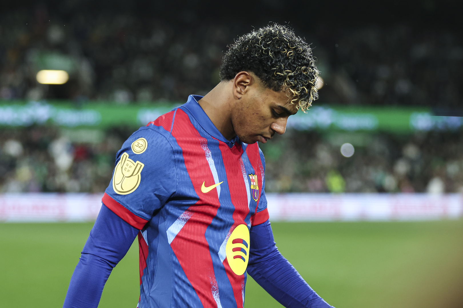 سجل واعتذر بدل أن يحتفل… تصرف لامين جمال يثير الجدل (فيديو)