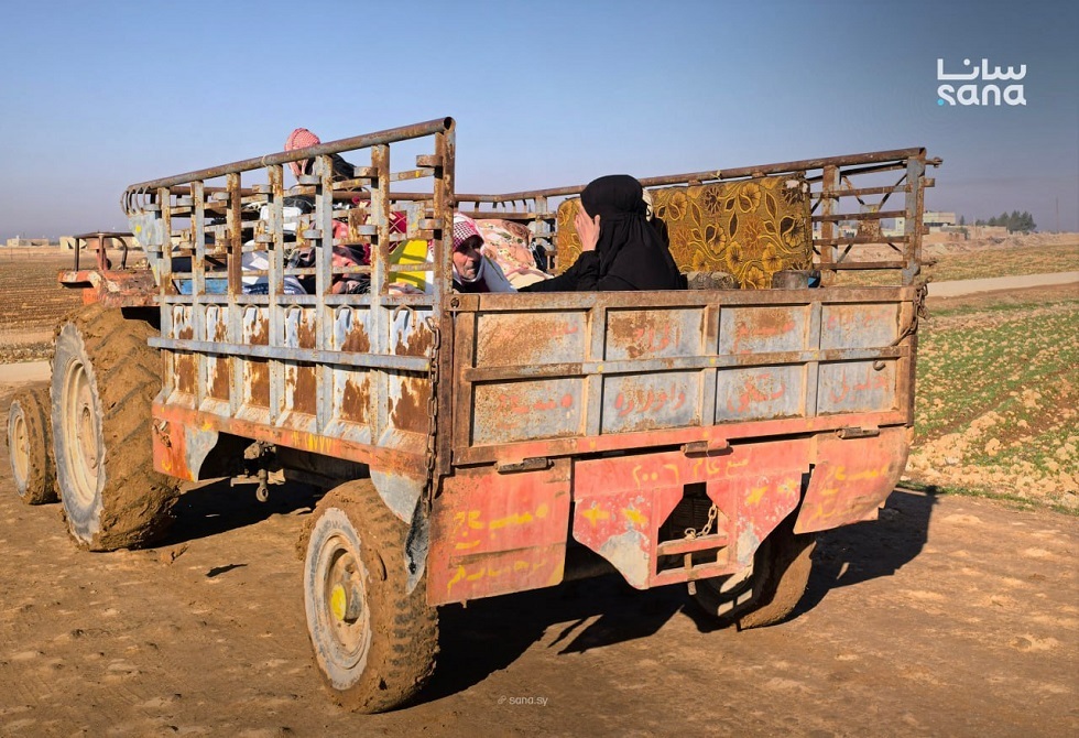 الجيش السوري: "قسد" تمنع المدنيين من استخدام الممرات الإنسانية بريف حلب وتُجبرهم على العودة