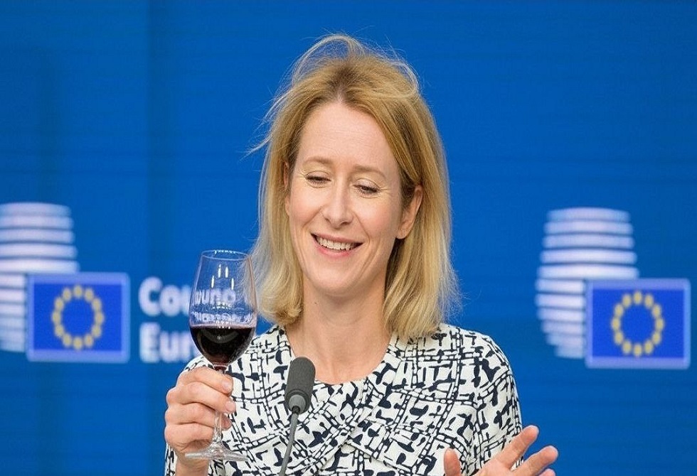 دميترييف يسخر من كالاس: لا تشربي قبل كتابة منشوراتك!