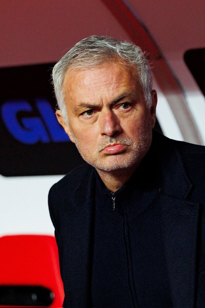 جوزيه مورينيو يحسم الجدل ويرد على أنباء قرب عودته إلى ريال مدريد