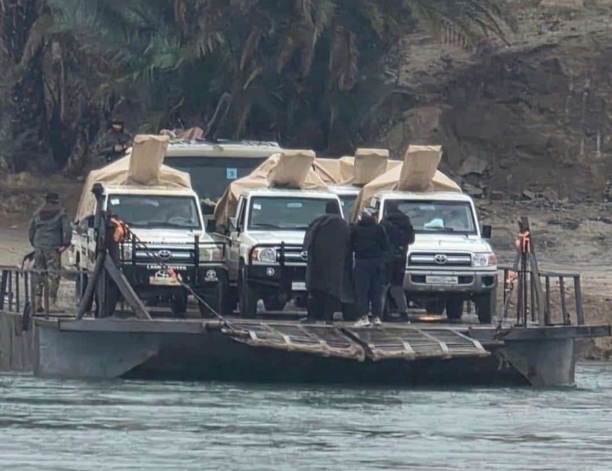 منصات تتداول فيديوهات عبور الجيش السوري إلى الضفة الشرقية لنهر الفرات الواقعة تحت سيطرة "قسد"