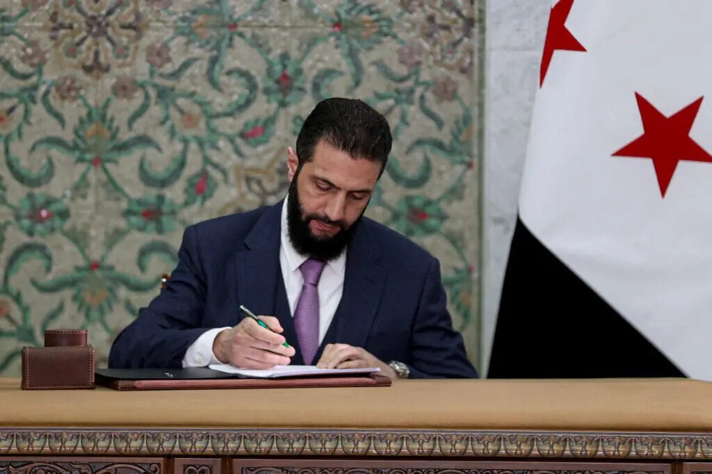 الشرع يوقع اتفاقا لوقف إطلاق النار مع قسد واندماجها الكامل في الجيش السوري