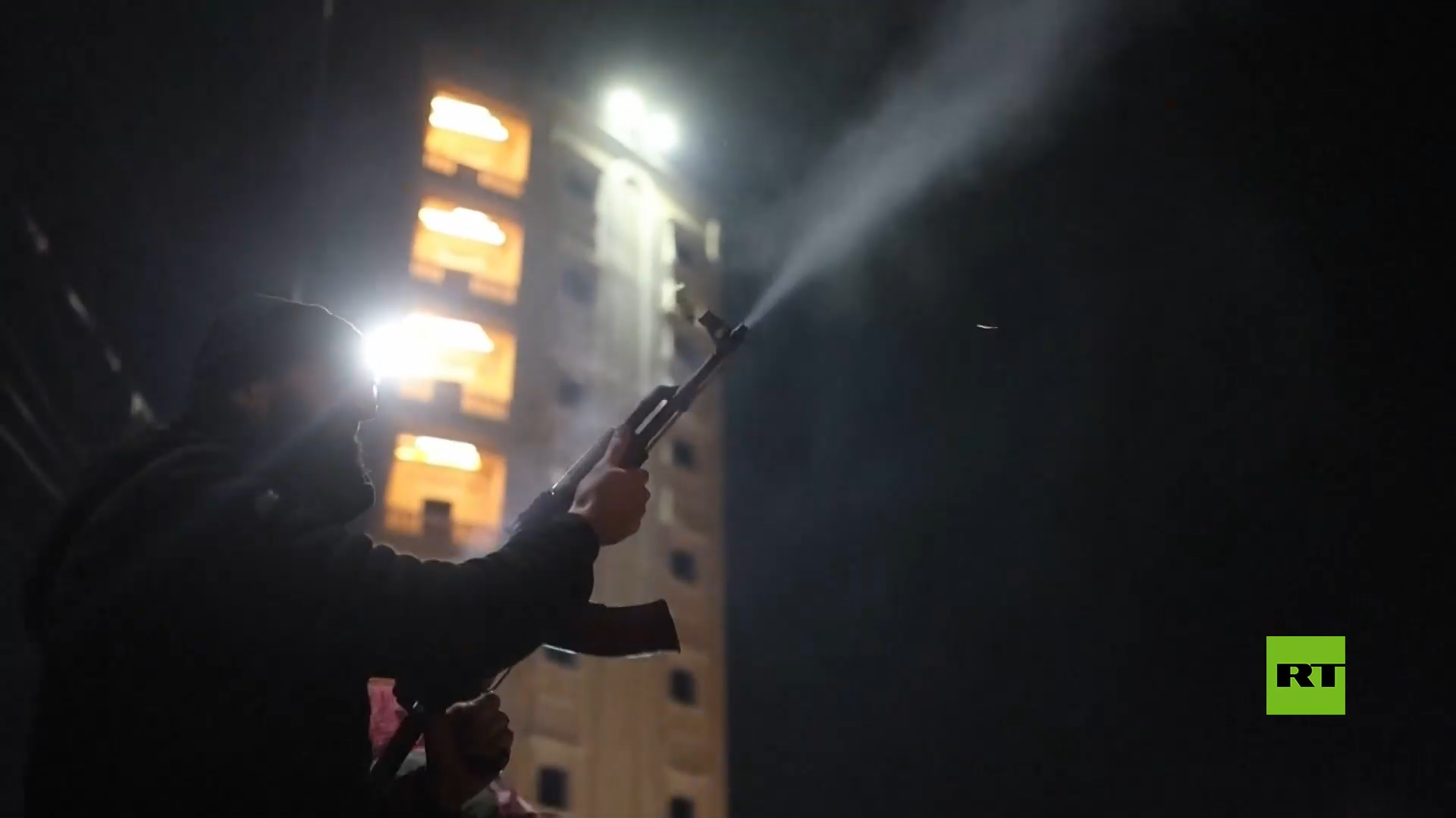 سكان الرقة يحتفلون باتفاق وقف إطلاق النار بين الحكومة السورية وقوات سوريا الديمقراطية