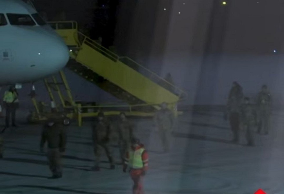 وصول جنود دنماركيين إلى غرينلاند وسط تصاعد تهديدات ترامب