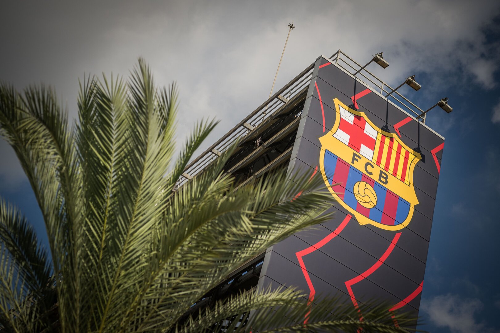 برشلونة يتلقى ضربة قوية مزدوجة قبل مواجهة سلافيا براغ في دوري الأبطال