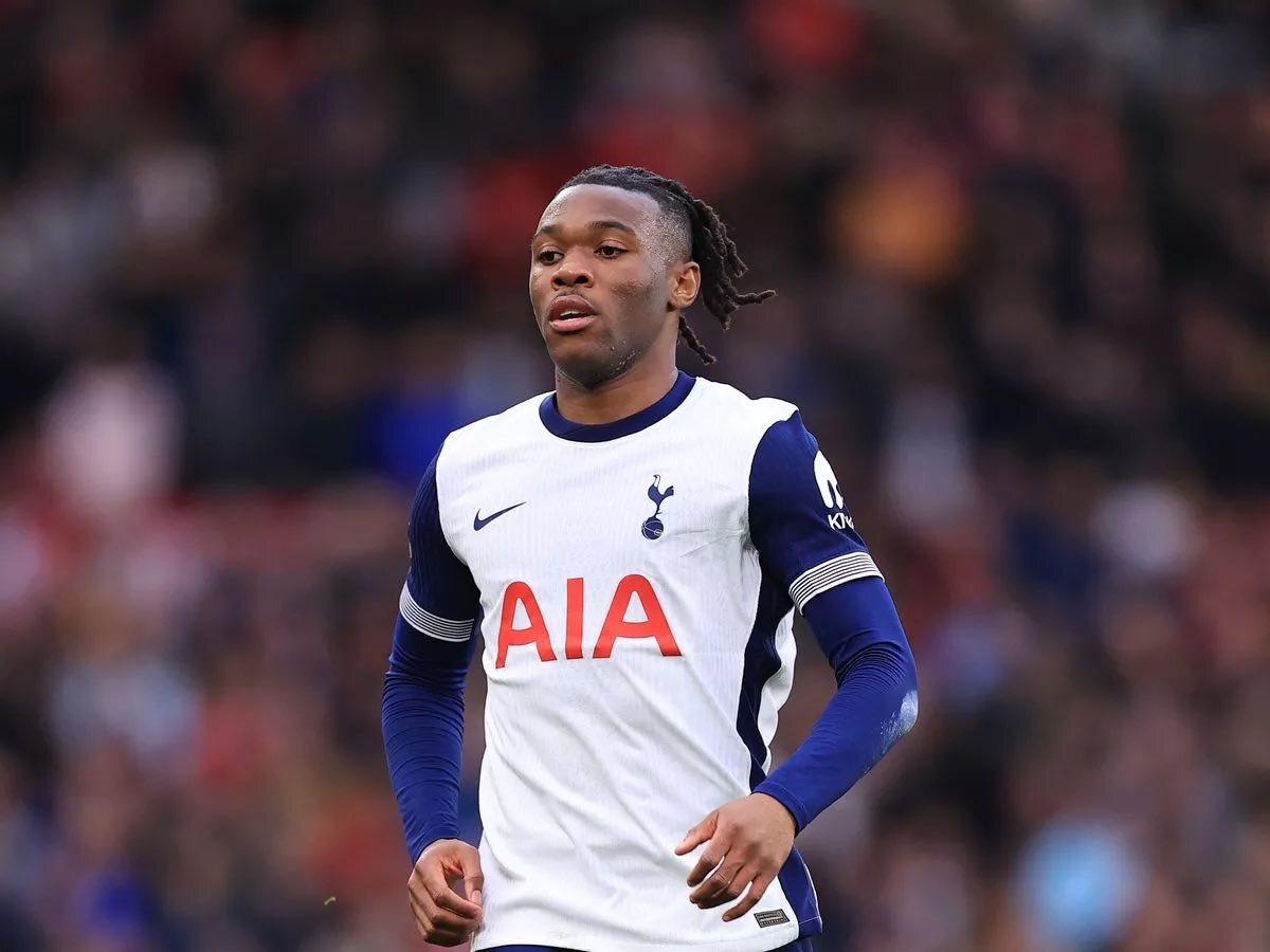 هجوم ليلي وسرقة وتكسير زجاج سيارة فاخرة للاعب في الدوري الإنجليزي (صورة)