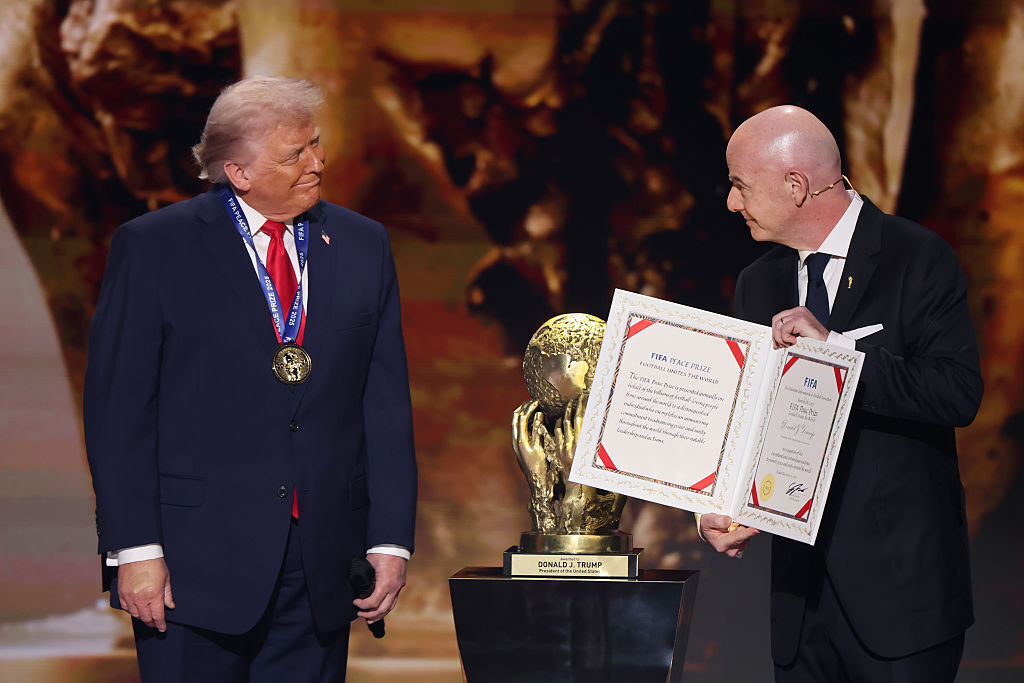 "ترامب يسخر منا علنا".. أوروبا تبحث صدمة كبرى قبل مونديال 2026