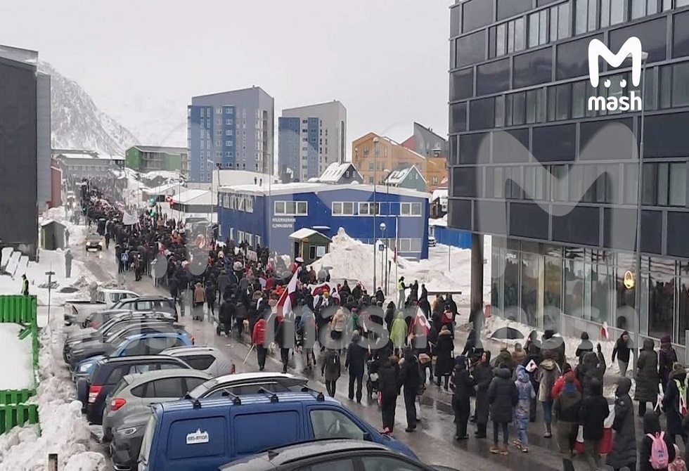 مهاجرون روس في غرينلاند ينضمّون إلى احتجاجات محلية ضد مساعي ترامب لضم الجزيرة