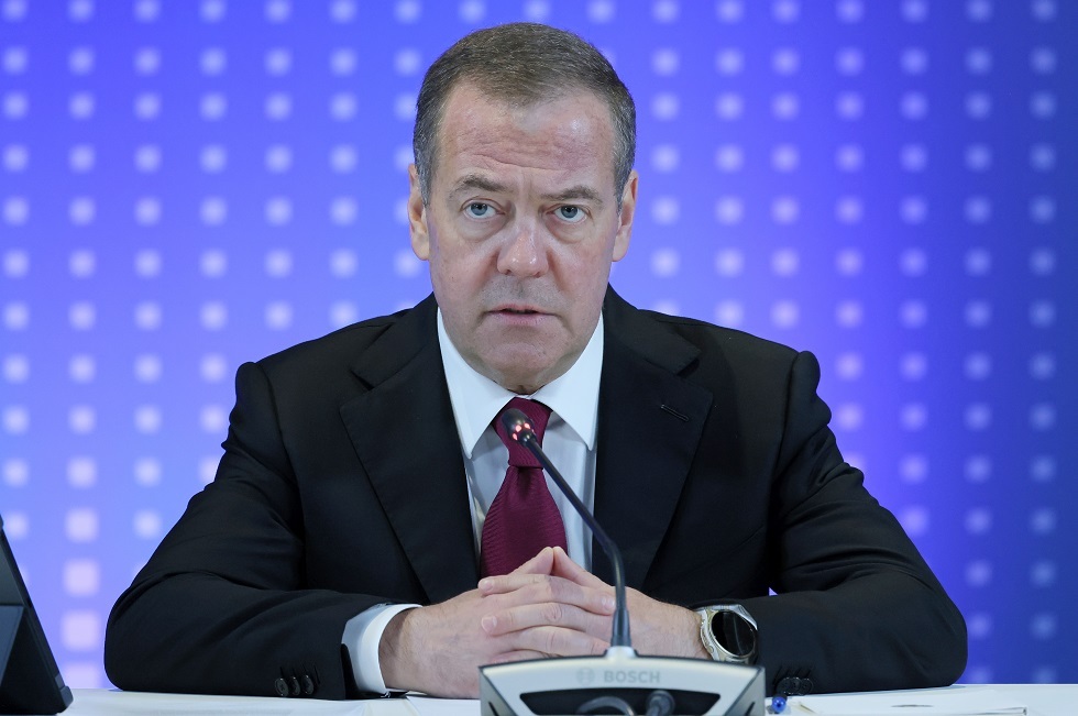 مدفيديف: ترامب يحث الخطى لضم غرينلاند وتسطير اسمه بأحرف من ذهب في التاريخ