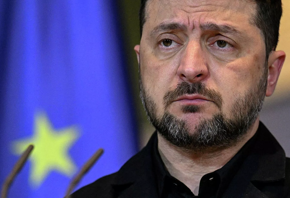  صحيفة: زيلينسكي توجه إلى دافوس للقاء ترامب في اجتماع عاجل