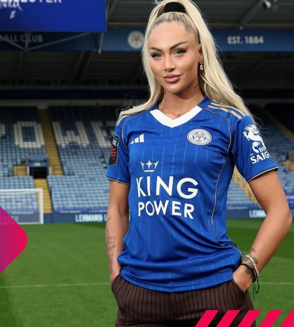 أجمل لاعبة كرة قدم في العالم تغلق صفحة "كومو" وتعلن عن ناديها الجديد