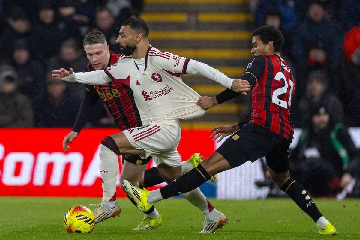 ردود أفعال جماهير ليفربول على أداء محمد صلاح بعد الهزيمة أمام بورنموث (صور)