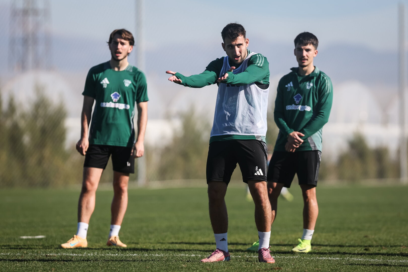 صدارة بلا فوز.. أغرب جدول ترتيب في كرة القدم بالعالم