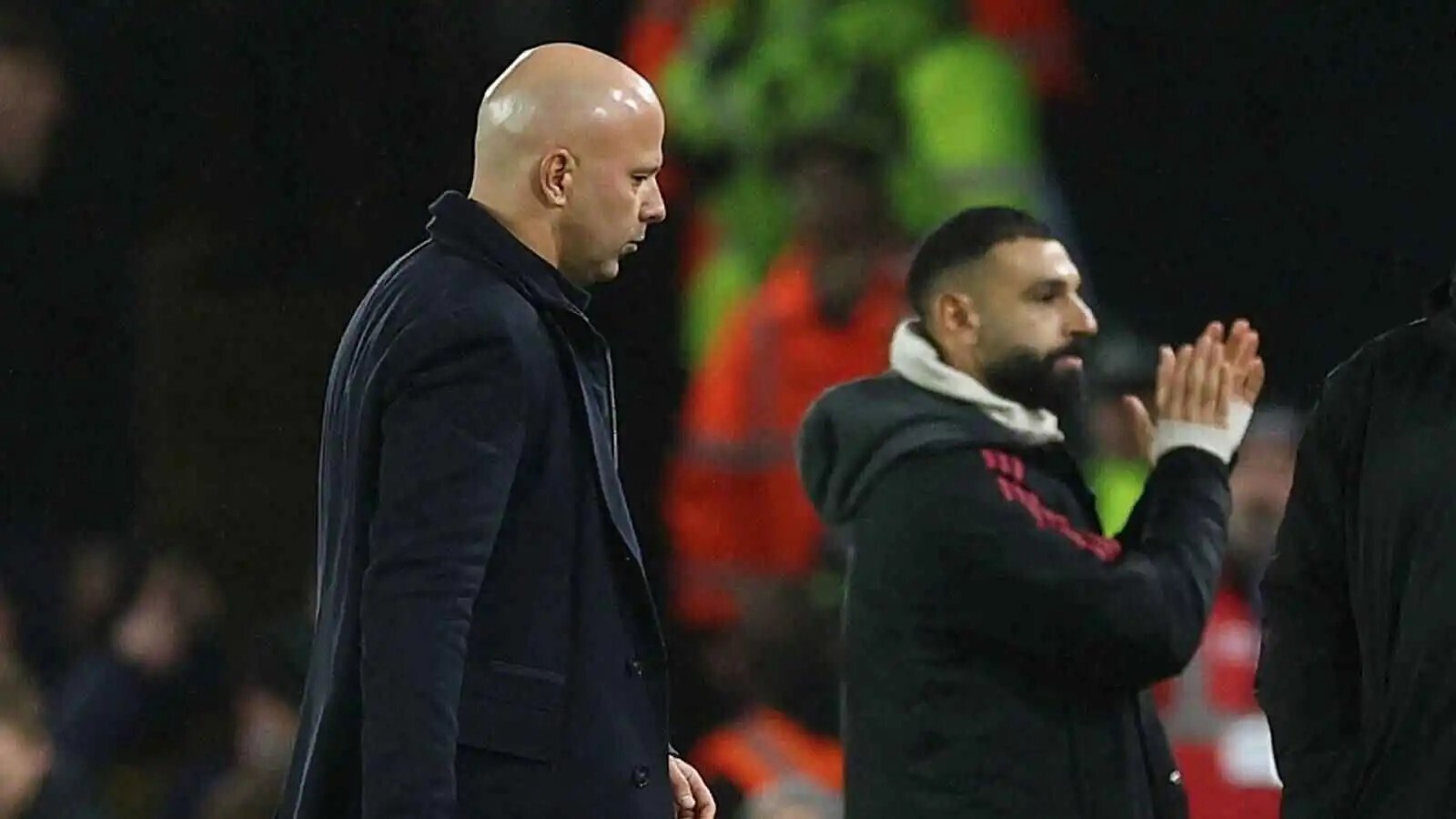 "باريس ساعدنا على التتويج بالدوري!".. سلوت يستفز جماهير ليفربول بتصريح ناري