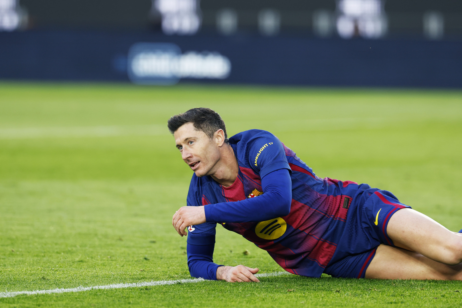 ليفاندوفسكي يطارد إنجاز ميسي التاريخي في دوري أبطال أوروبا