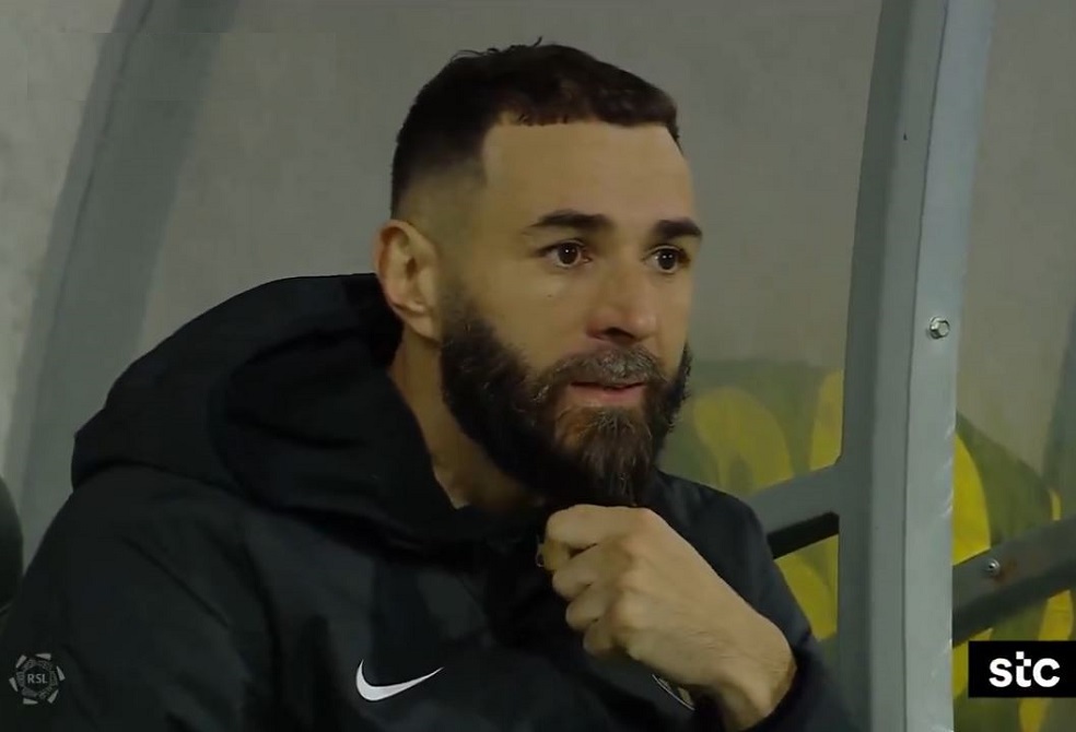 الشعور بالخيانة.. الكشف عن سبب رفض بنزيما لعب مباراة الفتح