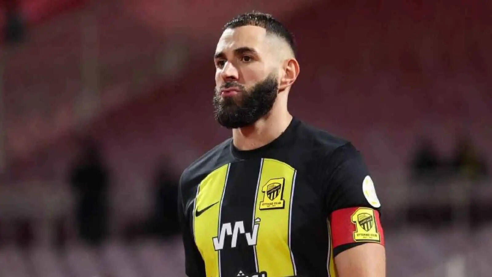 عرض صادم من الاتحاد السعودي لتجديد عقد بنزيما يشعل أزمة قبل نهاية الموسم