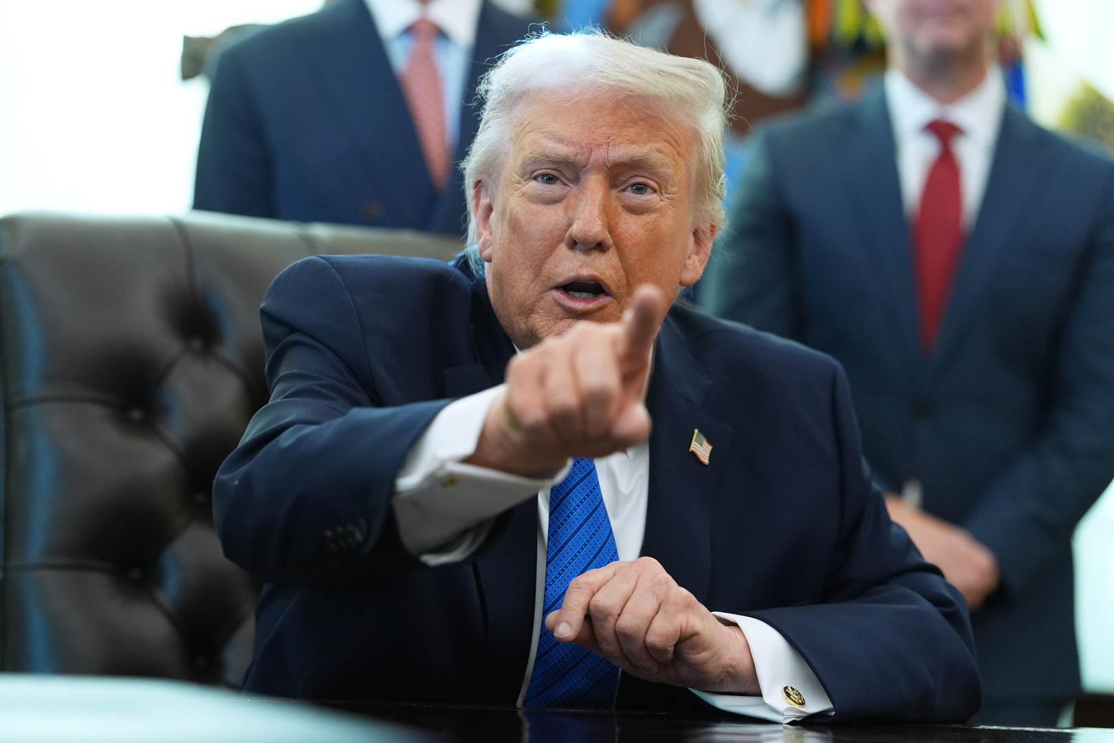 ترامب: أسطول أمريكي ضخم يتجه الآن نحو إيران وسنرى ماذا سنفعل إذا لم نبرم الصفقة