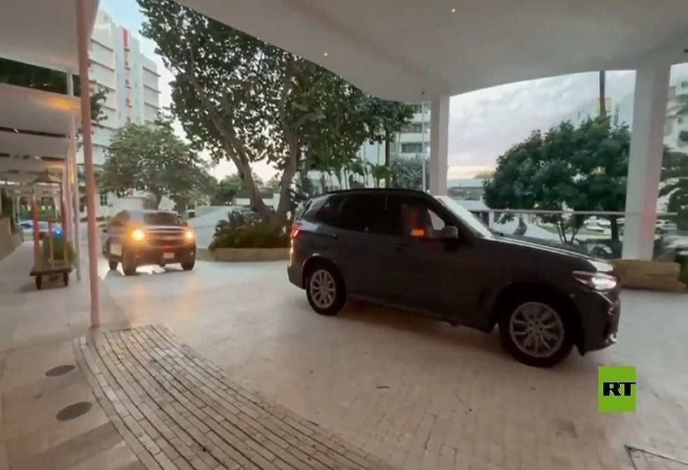 مبعوث الرئيس الروسي للتسوية الأوكرانية يصل إلى ميامي للاجتماع مع مسؤولين أمريكيين (فيديو)