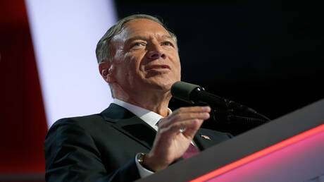 وزير الخارجية الأمريكي الأسبق يوجه رسالة لـ"كل عميل في الموساد" يسير في تظاهرات إيران .. عاجل 